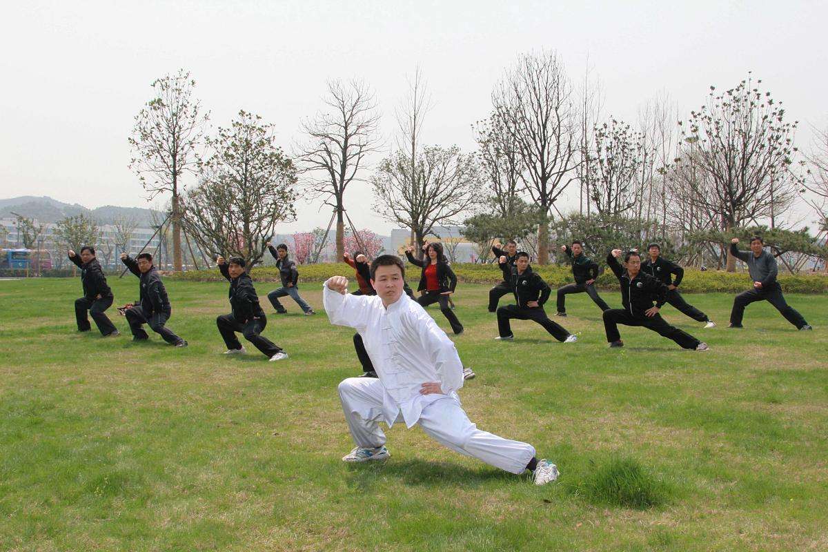 练习养生太极拳的显著健康益处